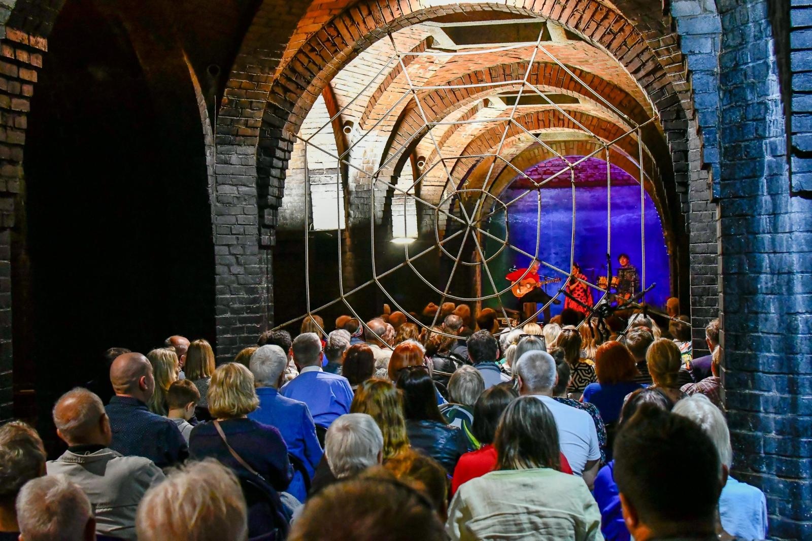 Zdjęcie w galerii na portalu naszraciborz.pl: Viva Flamenco! Dni Raciborza rozpoczęto w podziemiach wiadomości z regionu