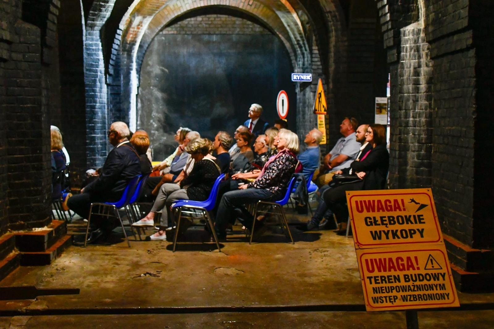 Zdjęcie w galerii na portalu naszraciborz.pl: Viva Flamenco! Dni Raciborza rozpoczęto w podziemiach wiadomości z regionu