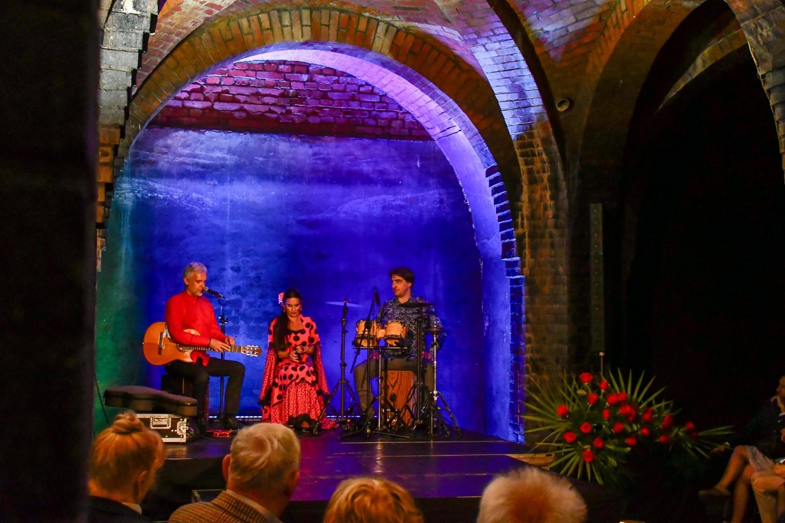 Zdjęcie w galerii na portalu naszraciborz.pl: Viva Flamenco! Dni Raciborza rozpoczęto w podziemiach wiadomości z regionu