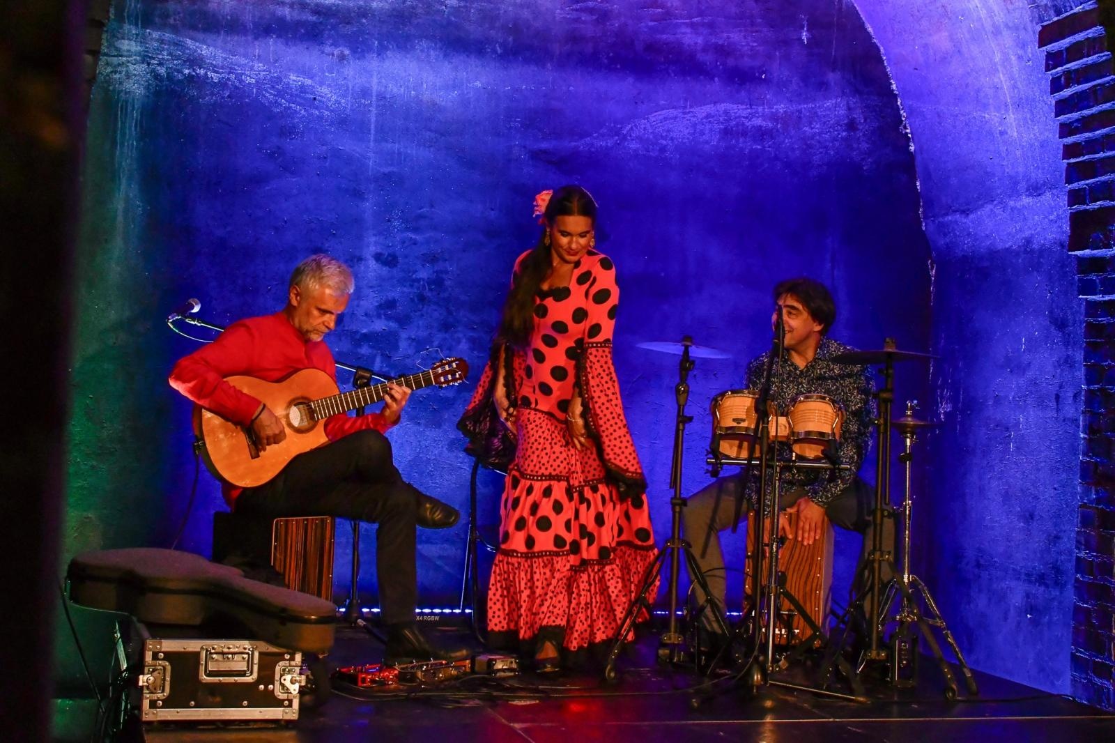 Zdjęcie w galerii na portalu naszraciborz.pl: Viva Flamenco! Dni Raciborza rozpoczęto w podziemiach wiadomości z regionu