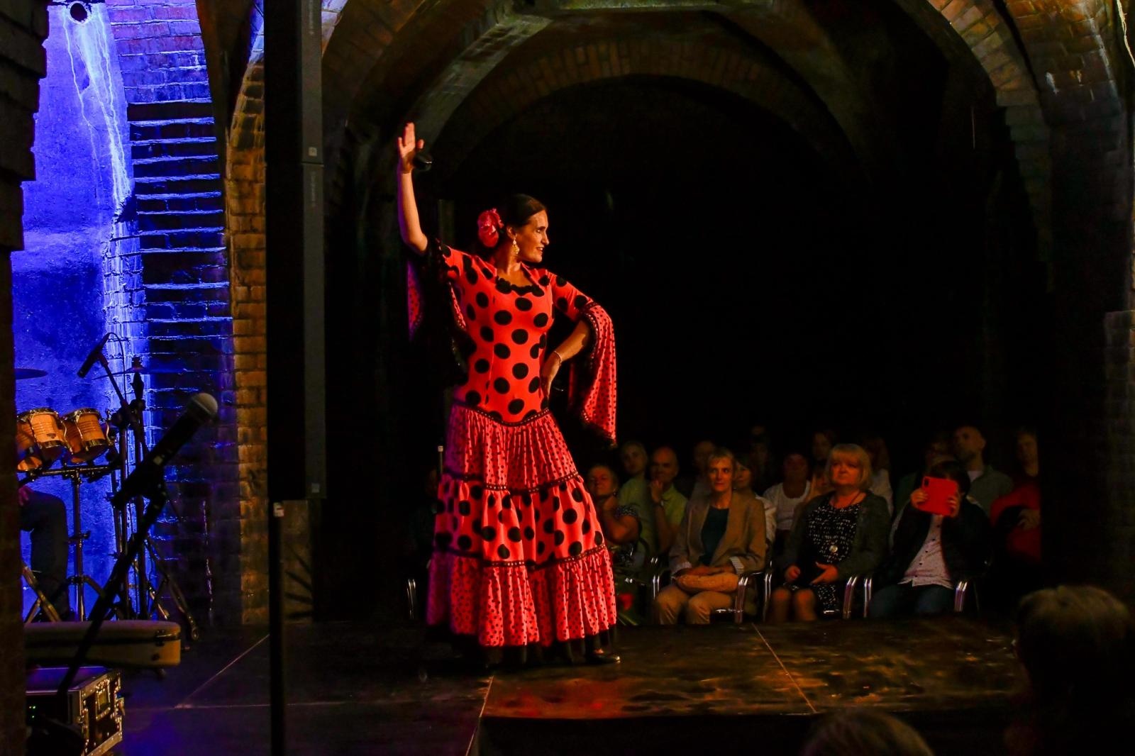 Zdjęcie w galerii na portalu naszraciborz.pl: Viva Flamenco! Dni Raciborza rozpoczęto w podziemiach wiadomości z regionu