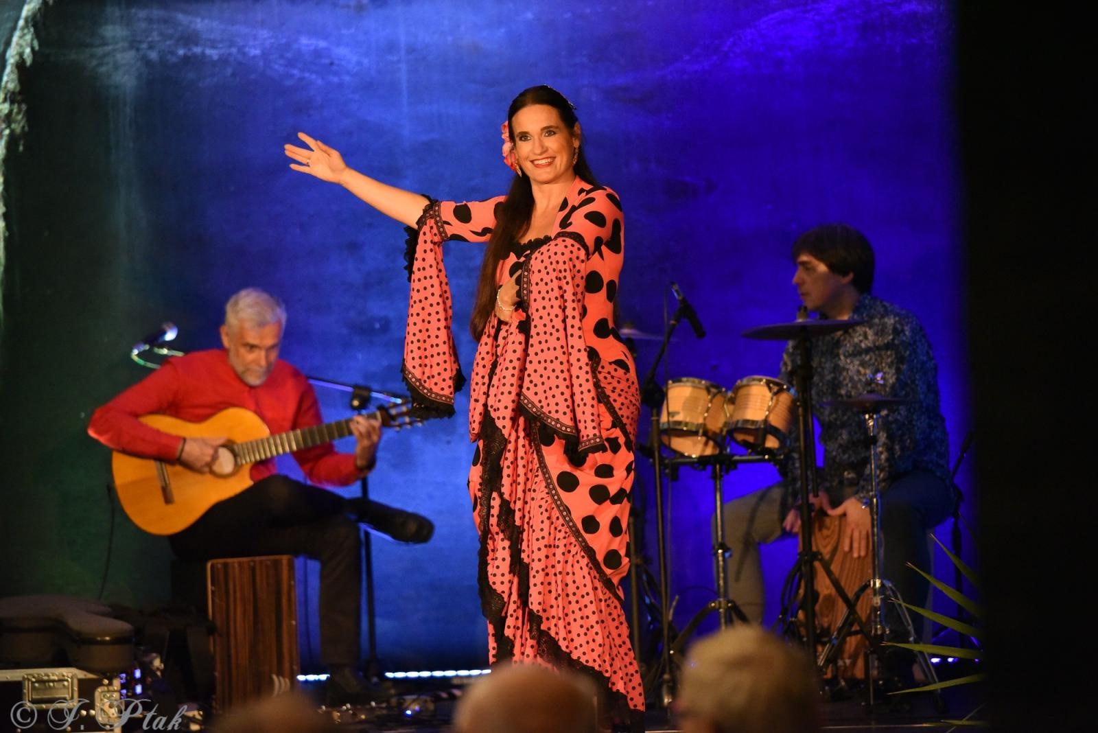 Zdjęcie w galerii na portalu naszraciborz.pl: Viva Flamenco! Dni Raciborza rozpoczęto w podziemiach wiadomości z regionu