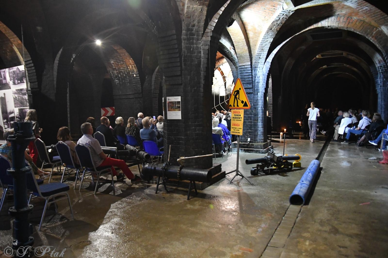 Zdjęcie w galerii na portalu naszraciborz.pl: Viva Flamenco! Dni Raciborza rozpoczęto w podziemiach wiadomości z regionu