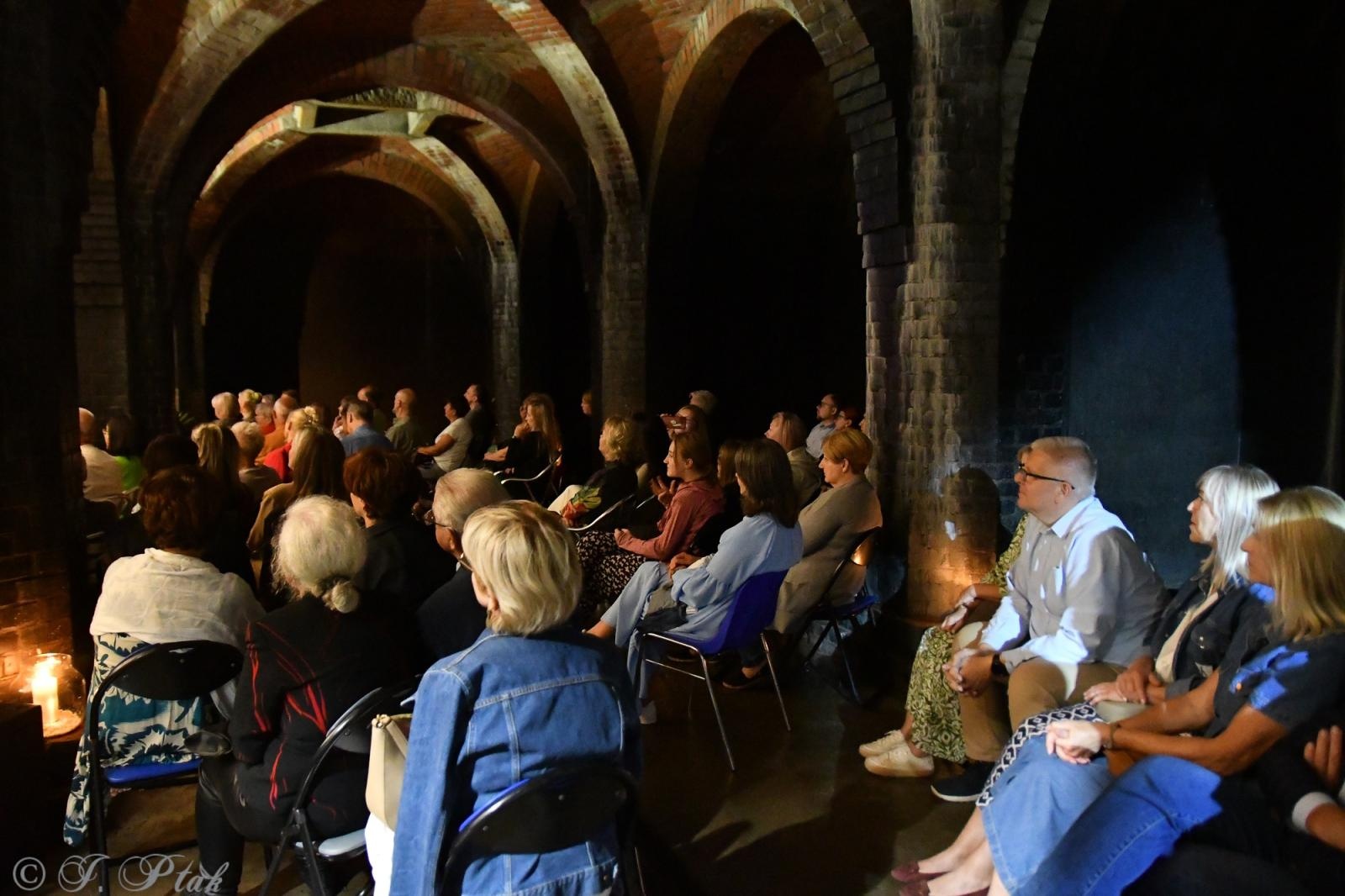 Zdjęcie w galerii na portalu naszraciborz.pl: Viva Flamenco! Dni Raciborza rozpoczęto w podziemiach wiadomości z regionu