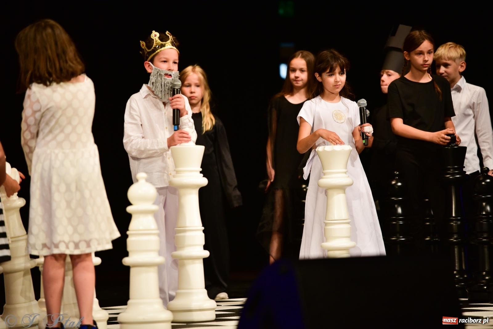 Zdjęcie w galerii na portalu naszraciborz.pl: XIV Powiatowy Festiwal Twórczości Artystycznej. Laureaci odebrali dyplomy [FOTO i WIDEO] wiadomości z regionu