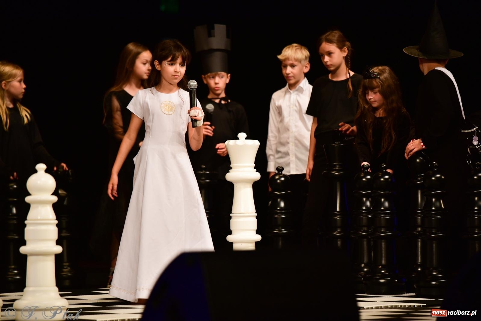 Zdjęcie w galerii na portalu naszraciborz.pl: XIV Powiatowy Festiwal Twórczości Artystycznej. Laureaci odebrali dyplomy [FOTO i WIDEO] wiadomości z regionu