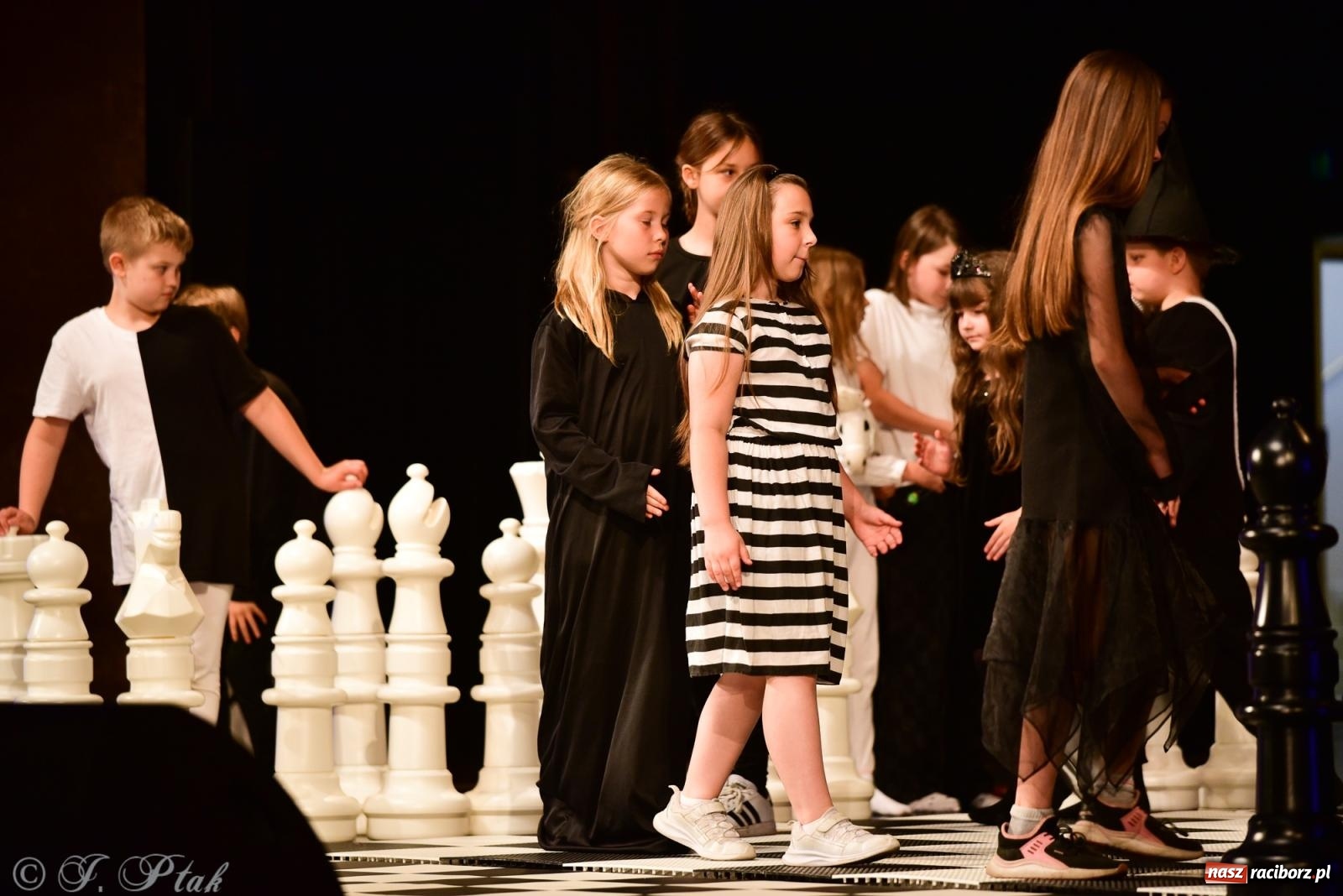 Zdjęcie w galerii na portalu naszraciborz.pl: XIV Powiatowy Festiwal Twórczości Artystycznej. Laureaci odebrali dyplomy [FOTO i WIDEO] wiadomości z regionu