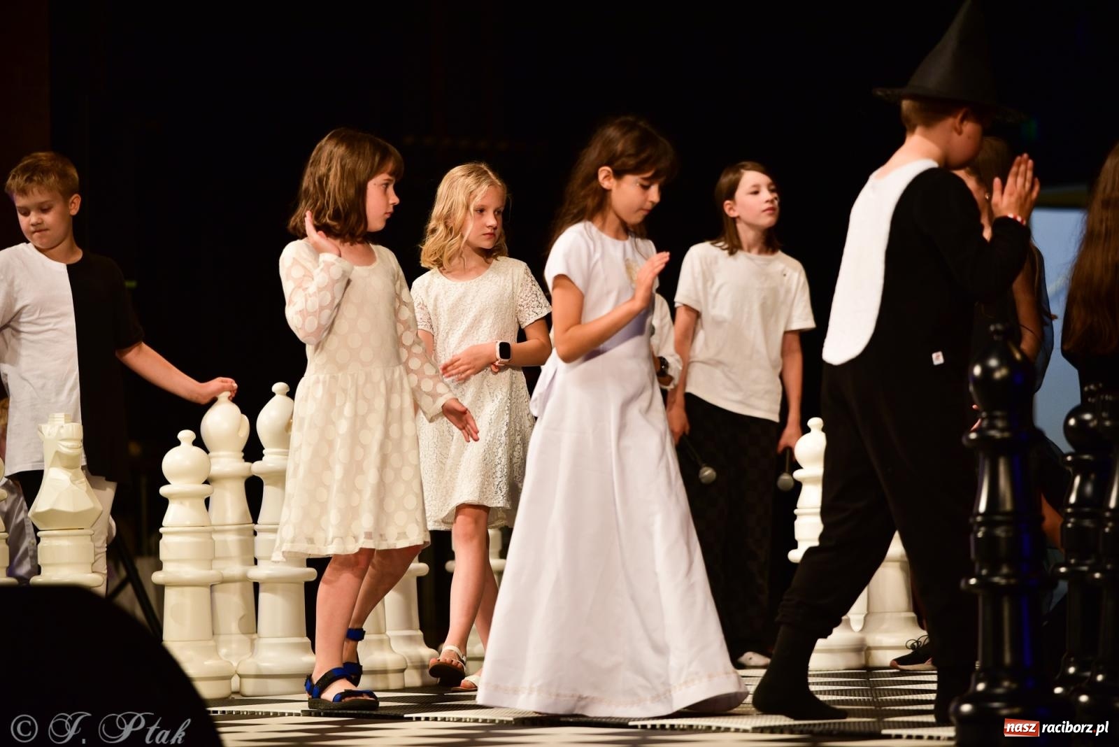 Zdjęcie w galerii na portalu naszraciborz.pl: XIV Powiatowy Festiwal Twórczości Artystycznej. Laureaci odebrali dyplomy [FOTO i WIDEO] wiadomości z regionu