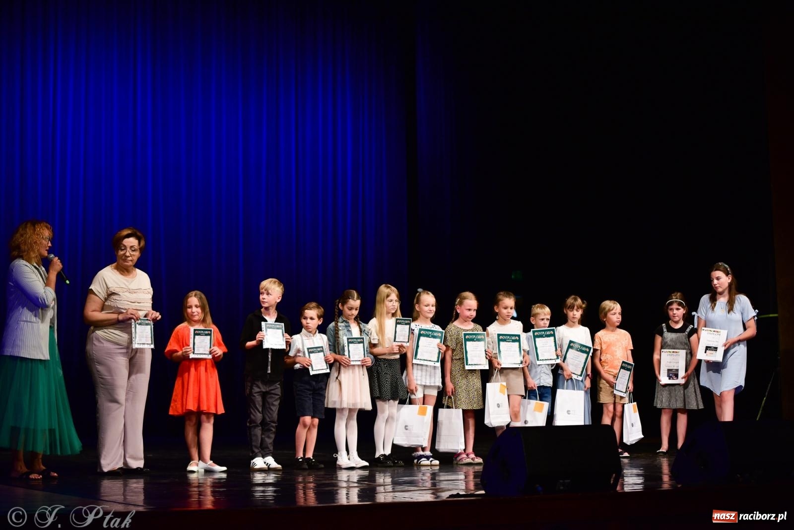 Zdjęcie w galerii na portalu naszraciborz.pl: XIV Powiatowy Festiwal Twórczości Artystycznej. Laureaci odebrali dyplomy [FOTO i WIDEO] wiadomości z regionu
