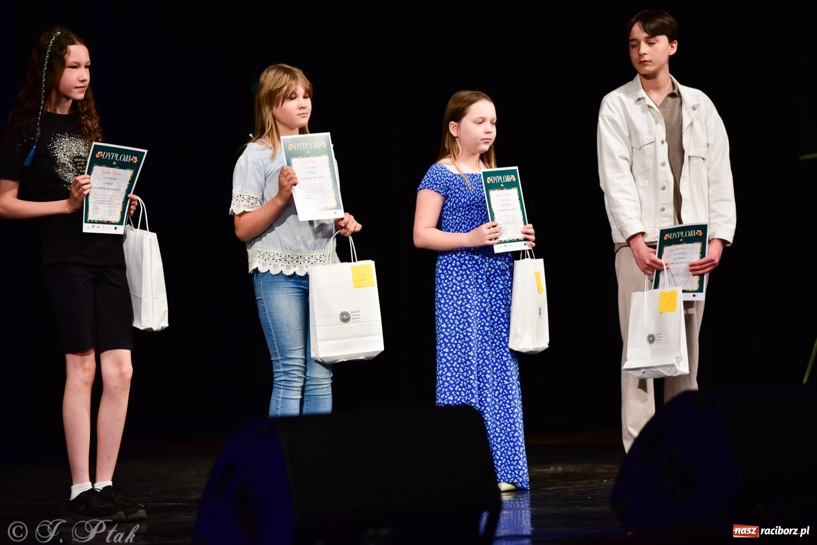 Zdjęcie w galerii na portalu naszraciborz.pl: XIV Powiatowy Festiwal Twórczości Artystycznej. Laureaci odebrali dyplomy [FOTO i WIDEO] wiadomości z regionu