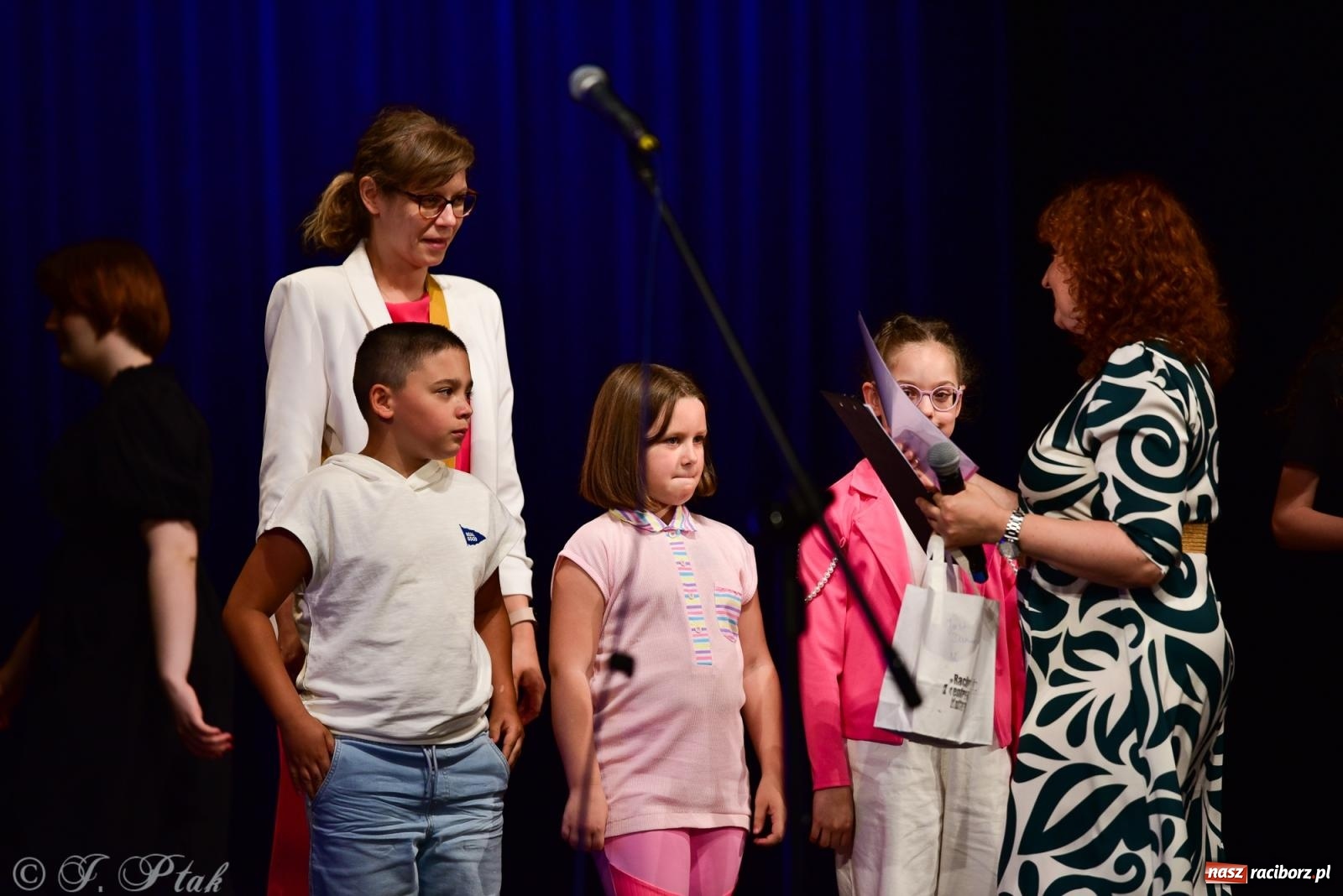 Zdjęcie w galerii na portalu naszraciborz.pl: XIV Powiatowy Festiwal Twórczości Artystycznej. Laureaci odebrali dyplomy [FOTO i WIDEO] wiadomości z regionu