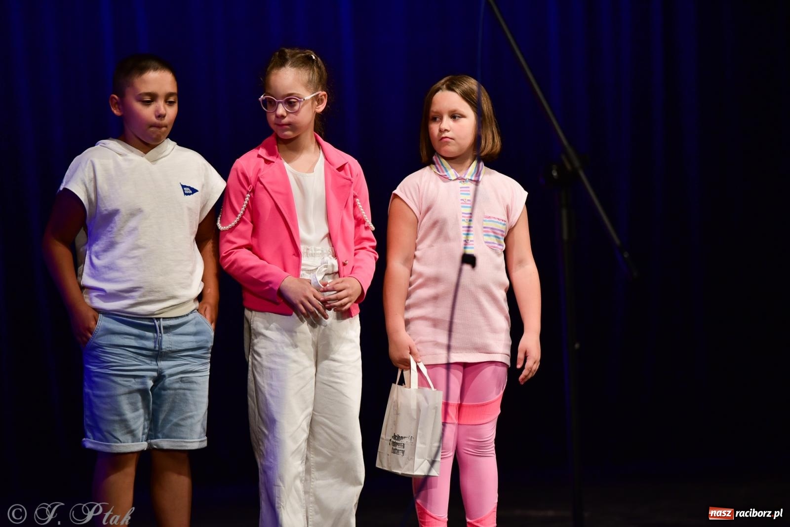 Zdjęcie w galerii na portalu naszraciborz.pl: XIV Powiatowy Festiwal Twórczości Artystycznej. Laureaci odebrali dyplomy [FOTO i WIDEO] wiadomości z regionu