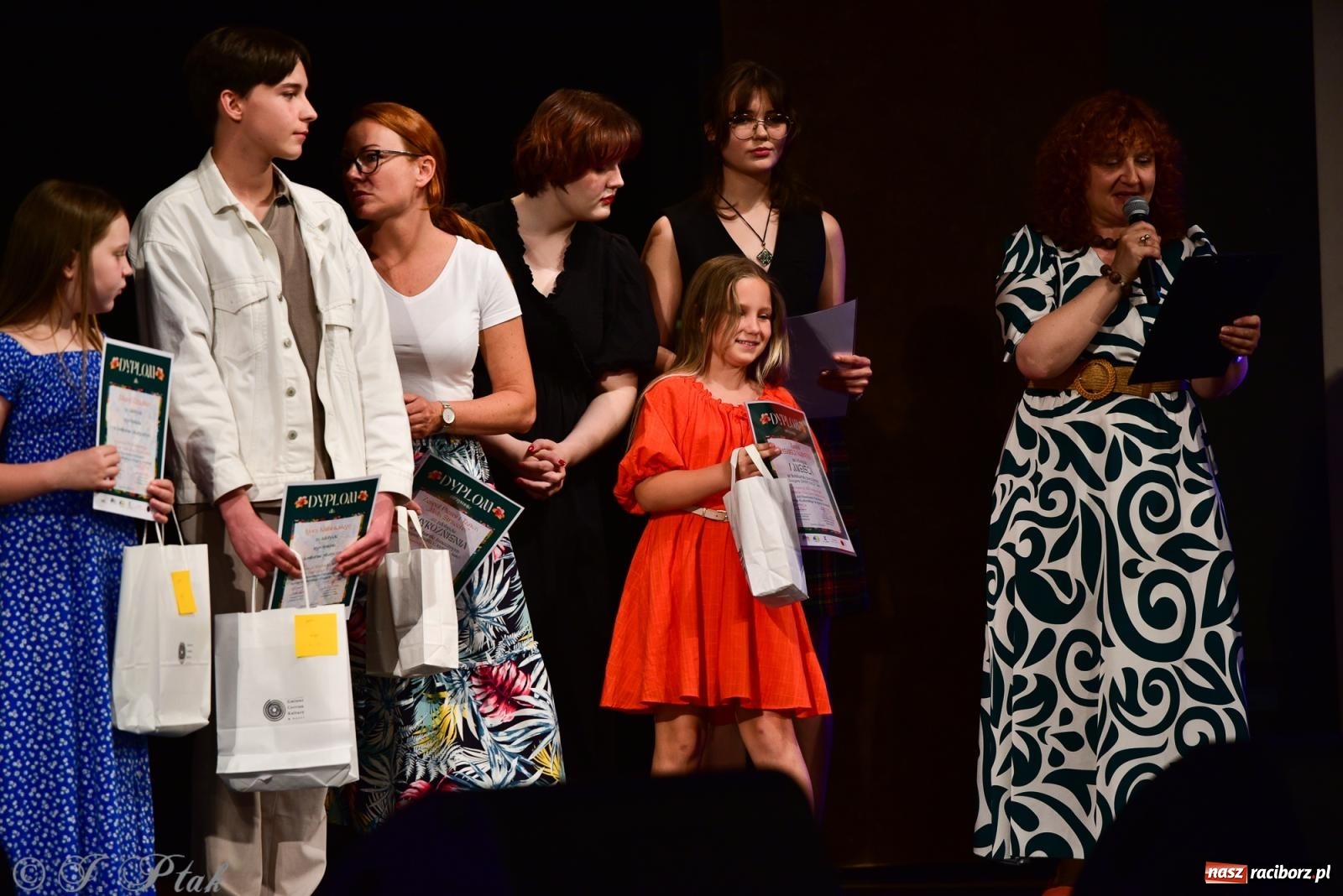 Zdjęcie w galerii na portalu naszraciborz.pl: XIV Powiatowy Festiwal Twórczości Artystycznej. Laureaci odebrali dyplomy [FOTO i WIDEO] wiadomości z regionu