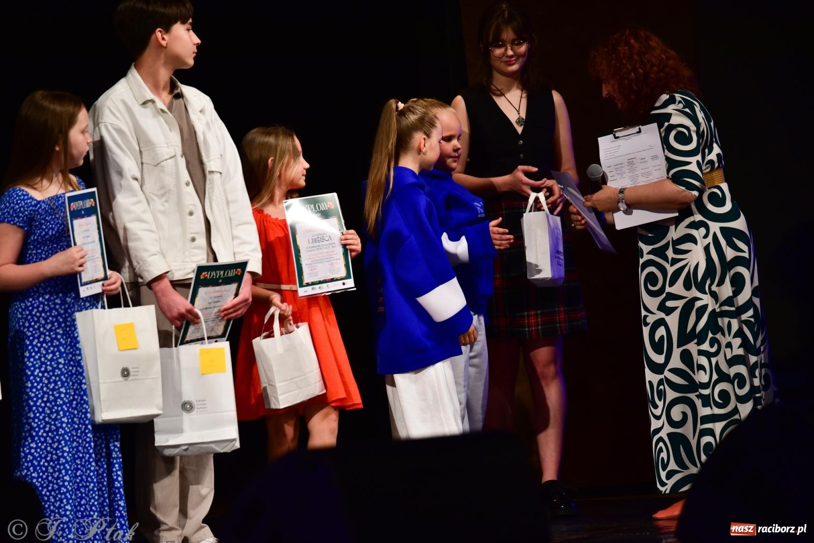 Zdjęcie w galerii na portalu naszraciborz.pl: XIV Powiatowy Festiwal Twórczości Artystycznej. Laureaci odebrali dyplomy [FOTO i WIDEO] wiadomości z regionu