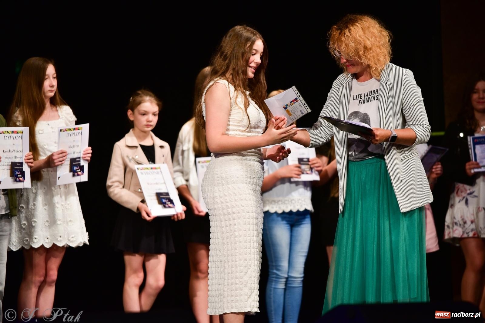 Zdjęcie w galerii na portalu naszraciborz.pl: XIV Powiatowy Festiwal Twórczości Artystycznej. Laureaci odebrali dyplomy [FOTO i WIDEO] wiadomości z regionu