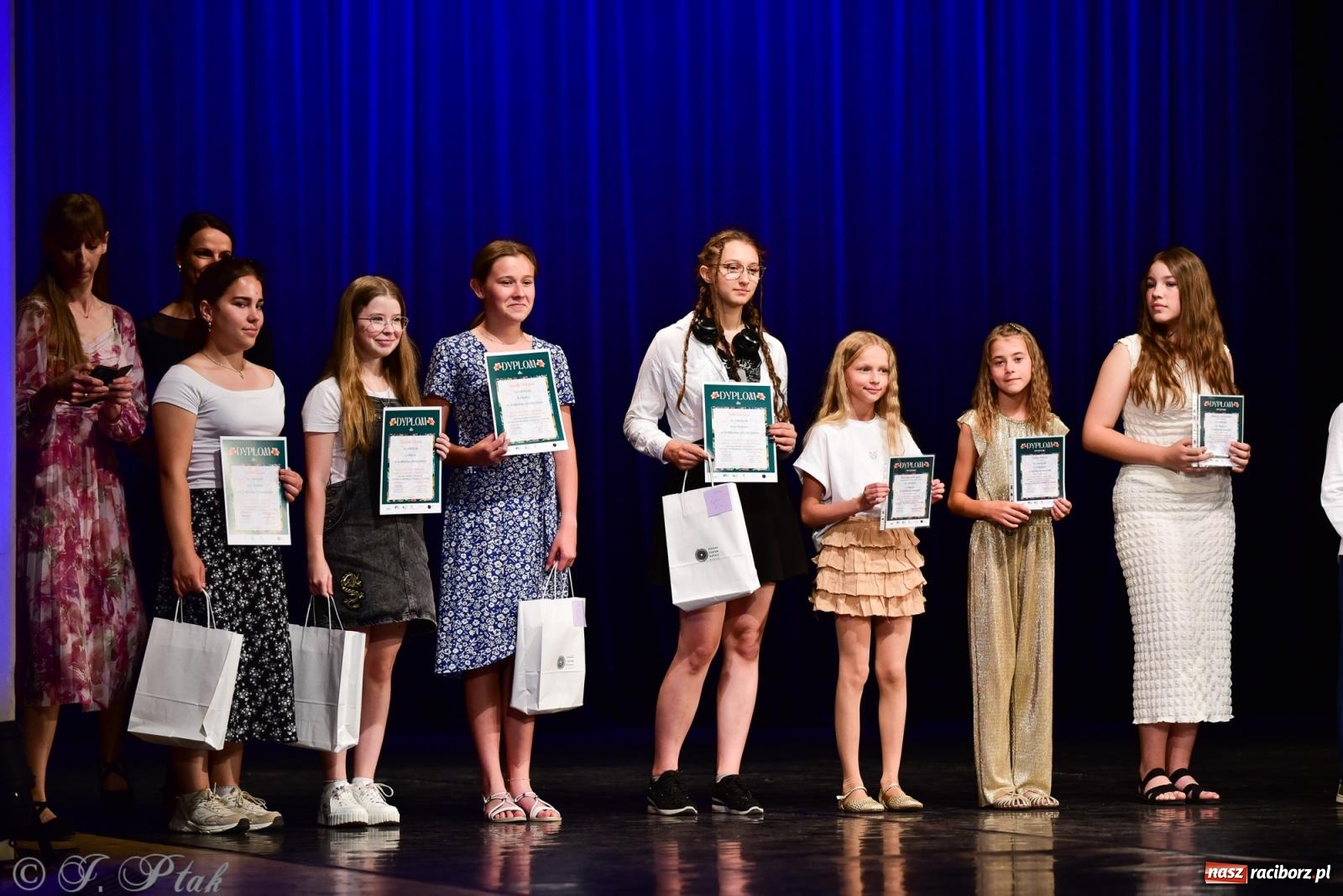 Zdjęcie w galerii na portalu naszraciborz.pl: XIV Powiatowy Festiwal Twórczości Artystycznej. Laureaci odebrali dyplomy [FOTO i WIDEO] wiadomości z regionu