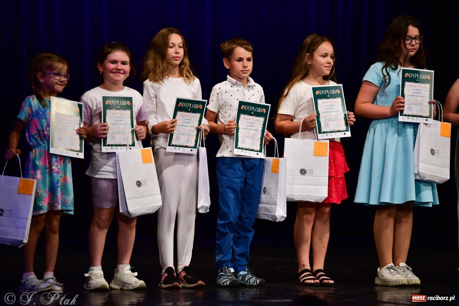 Zdjęcie w galerii na portalu naszraciborz.pl: XIV Powiatowy Festiwal Twórczości Artystycznej. Laureaci odebrali dyplomy [FOTO i WIDEO] wiadomości z regionu