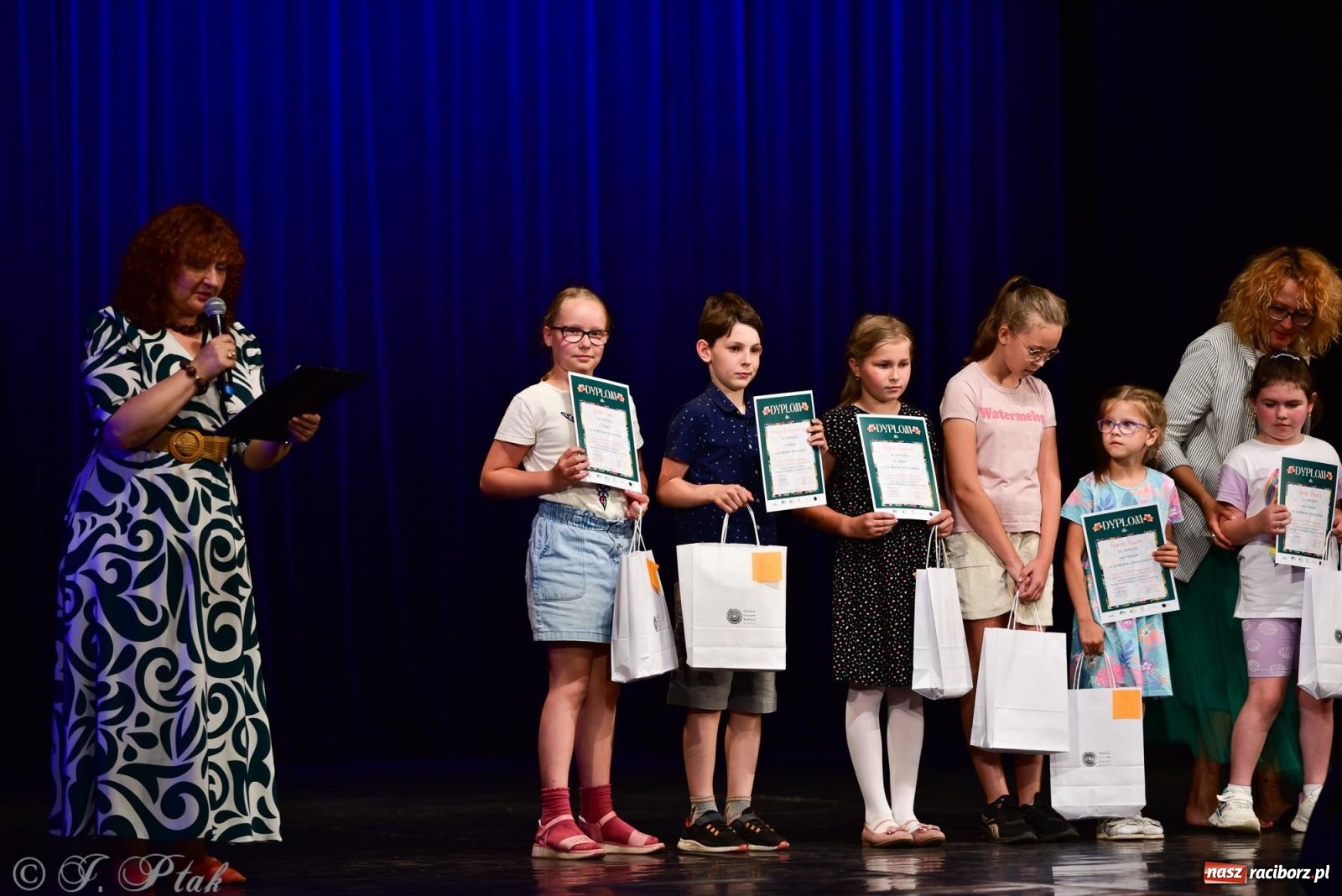 Zdjęcie w galerii na portalu naszraciborz.pl: XIV Powiatowy Festiwal Twórczości Artystycznej. Laureaci odebrali dyplomy [FOTO i WIDEO] wiadomości z regionu