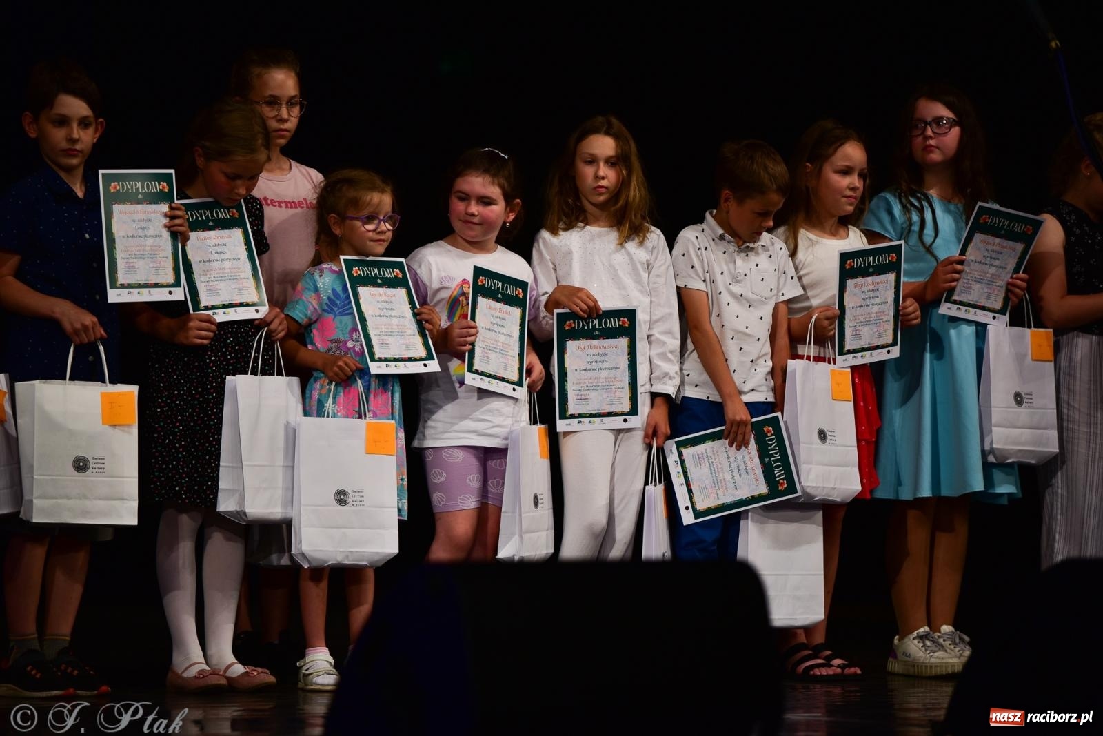 Zdjęcie w galerii na portalu naszraciborz.pl: XIV Powiatowy Festiwal Twórczości Artystycznej. Laureaci odebrali dyplomy [FOTO i WIDEO] wiadomości z regionu