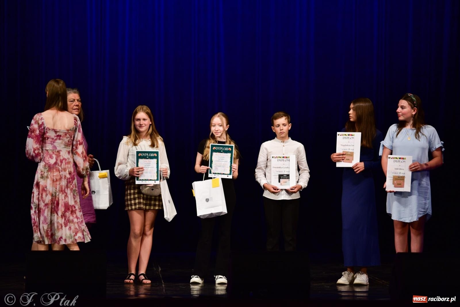 Zdjęcie w galerii na portalu naszraciborz.pl: XIV Powiatowy Festiwal Twórczości Artystycznej. Laureaci odebrali dyplomy [FOTO i WIDEO] wiadomości z regionu