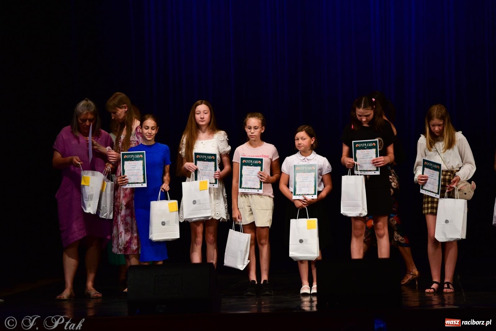 Zdjęcie w galerii na portalu naszraciborz.pl: XIV Powiatowy Festiwal Twórczości Artystycznej. Laureaci odebrali dyplomy [FOTO i WIDEO] wiadomości z regionu