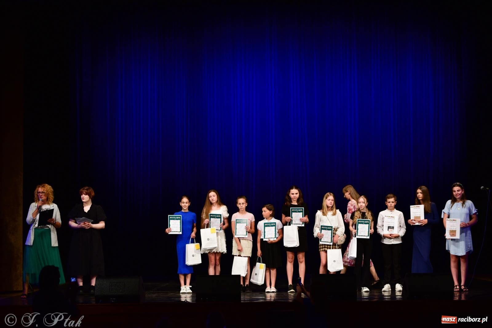 Zdjęcie w galerii na portalu naszraciborz.pl: XIV Powiatowy Festiwal Twórczości Artystycznej. Laureaci odebrali dyplomy [FOTO i WIDEO] wiadomości z regionu