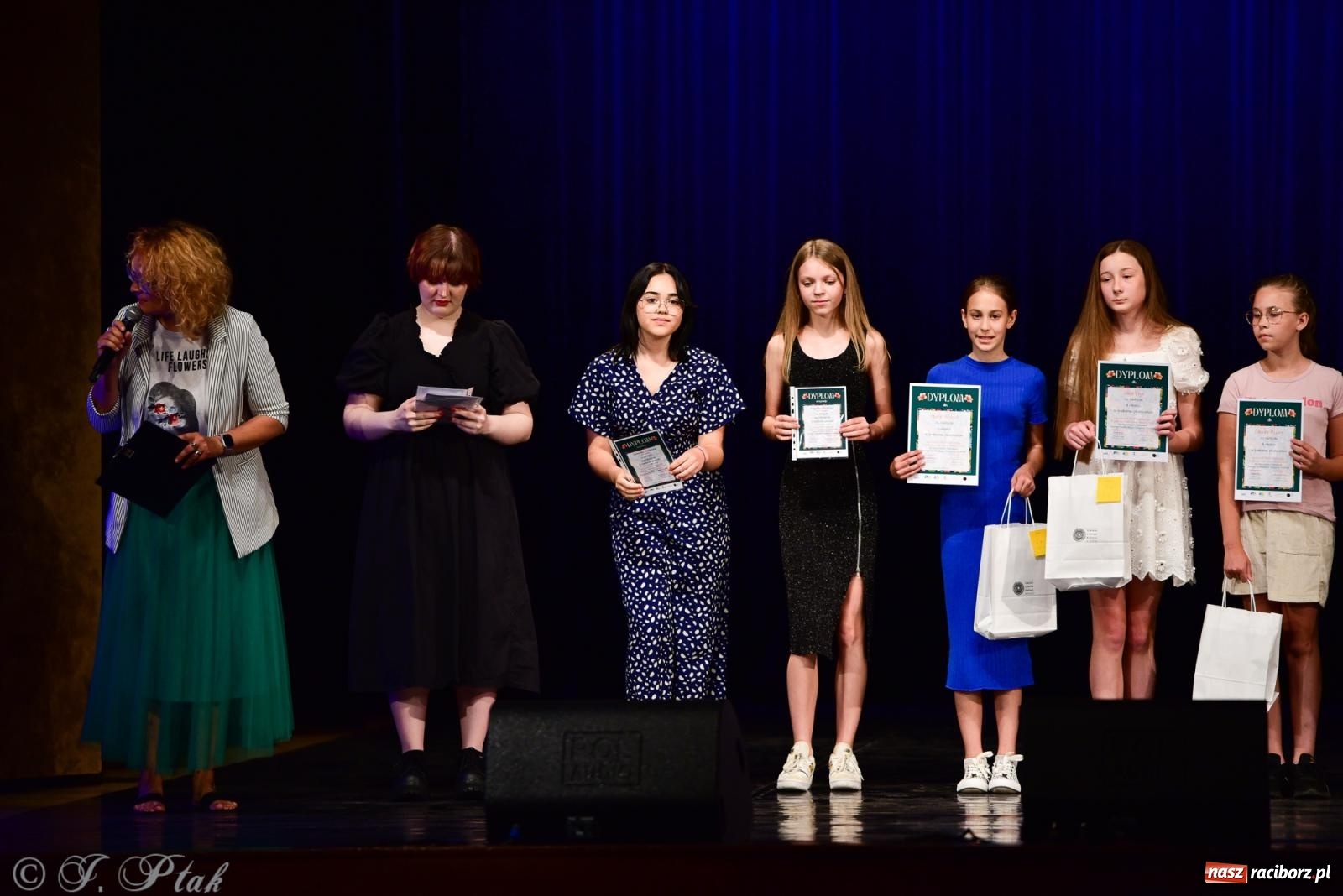 Zdjęcie w galerii na portalu naszraciborz.pl: XIV Powiatowy Festiwal Twórczości Artystycznej. Laureaci odebrali dyplomy [FOTO i WIDEO] wiadomości z regionu
