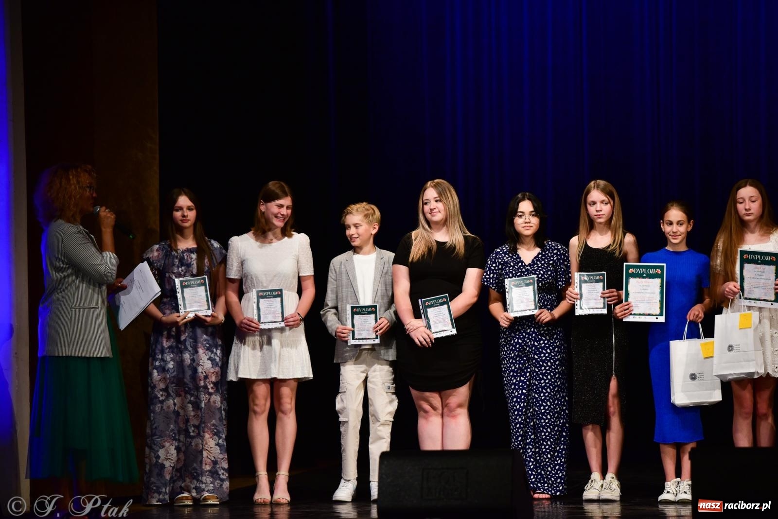 Zdjęcie w galerii na portalu naszraciborz.pl: XIV Powiatowy Festiwal Twórczości Artystycznej. Laureaci odebrali dyplomy [FOTO i WIDEO] wiadomości z regionu