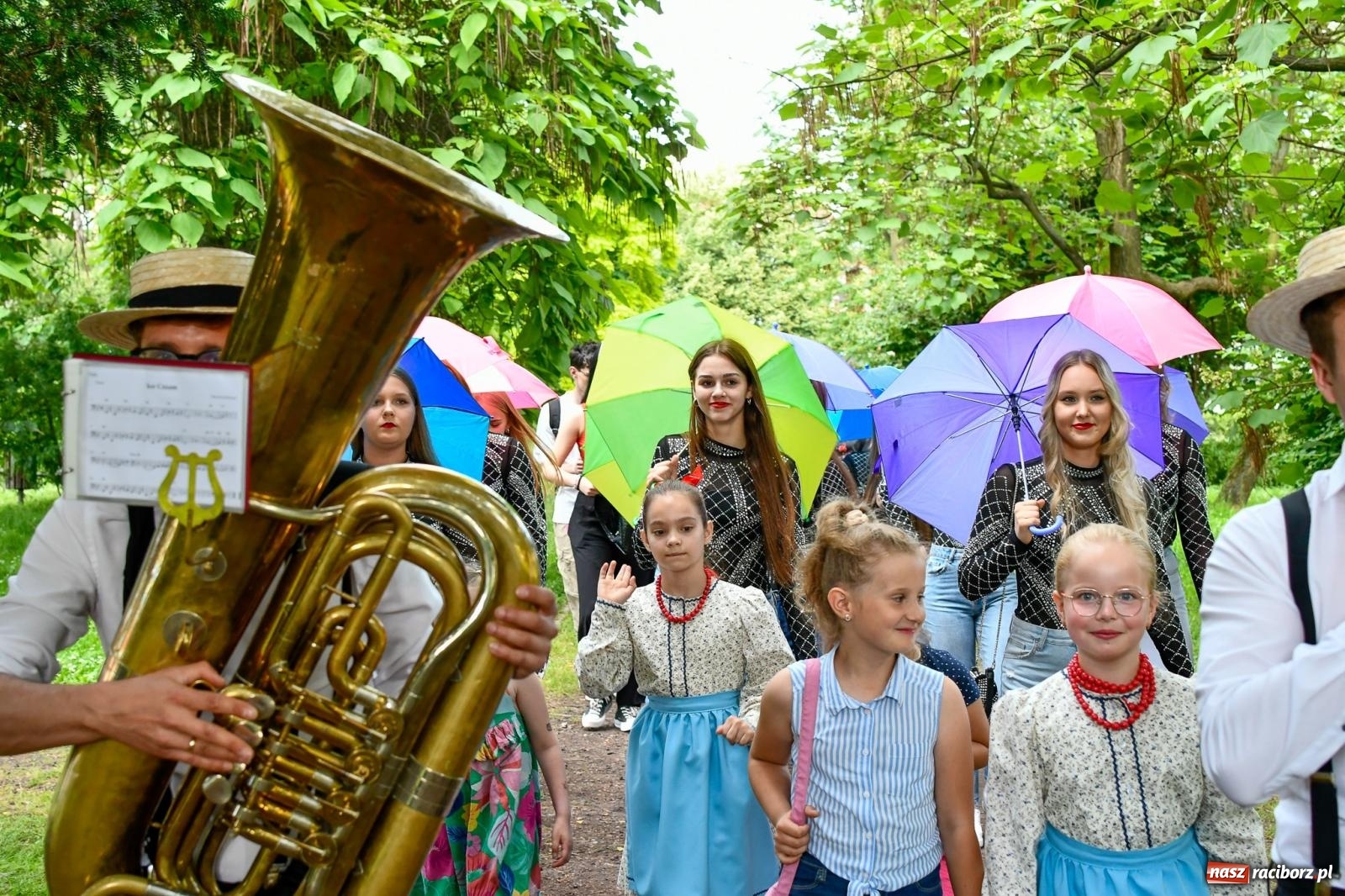Zdjęcie w galerii na portalu naszraciborz.pl: Raciborski spacer z Dixieland Street Band [FOTO i WIDEO] wiadomości z regionu
