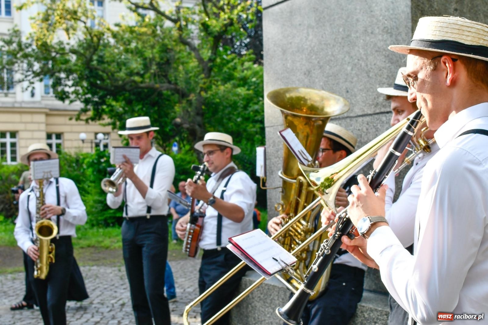 Zdjęcie w galerii na portalu naszraciborz.pl: Raciborski spacer z Dixieland Street Band [FOTO i WIDEO] wiadomości z regionu
