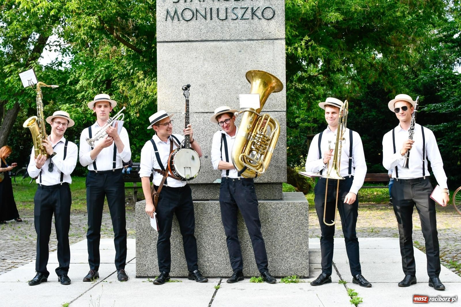 Zdjęcie w galerii na portalu naszraciborz.pl: Raciborski spacer z Dixieland Street Band [FOTO i WIDEO] wiadomości z regionu