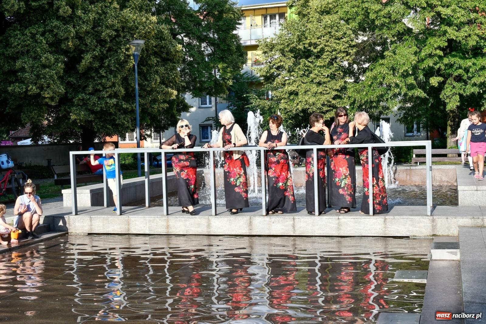 Zdjęcie w galerii na portalu naszraciborz.pl: Raciborski spacer z Dixieland Street Band [FOTO i WIDEO] wiadomości z regionu