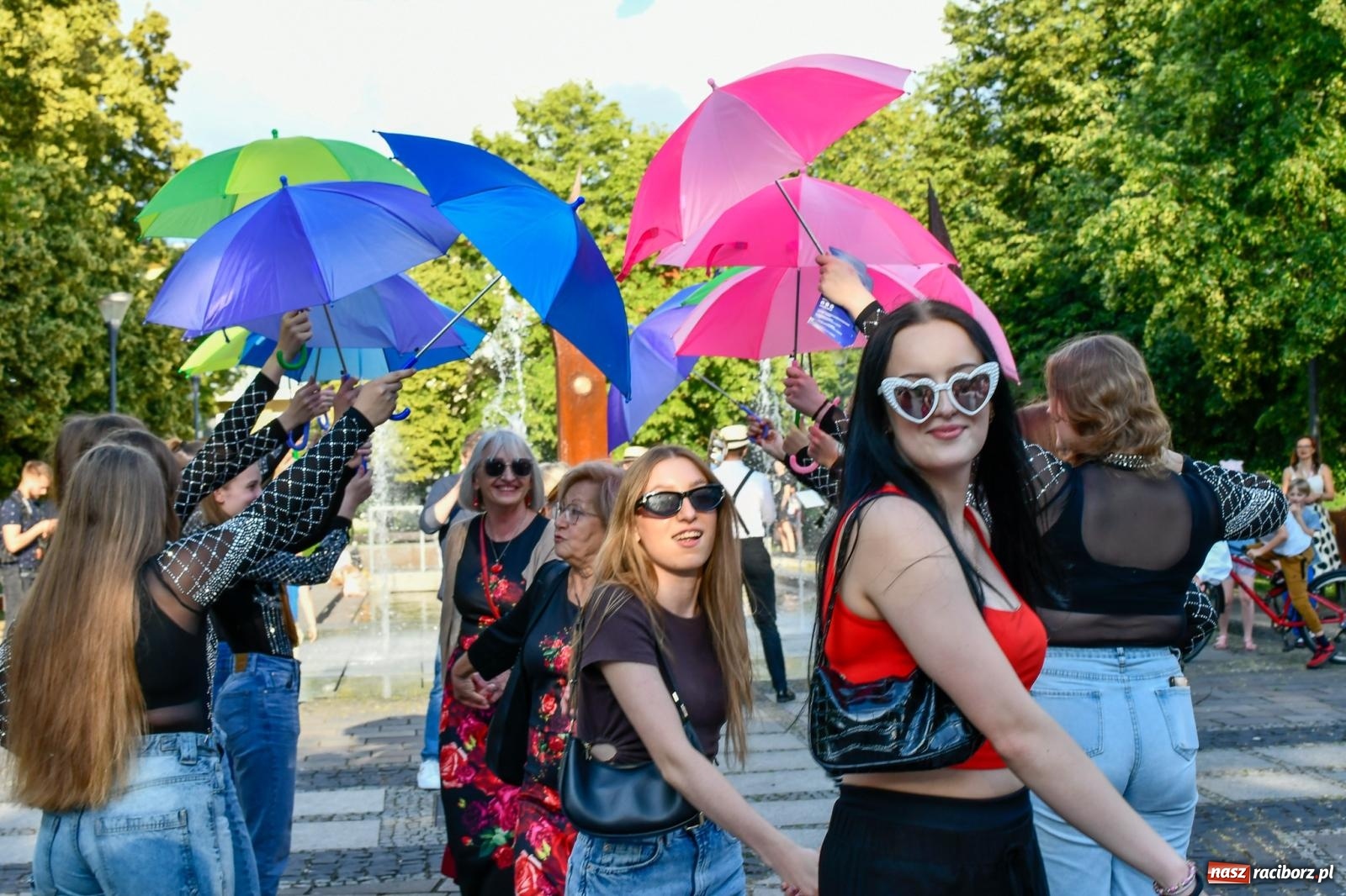 Zdjęcie w galerii na portalu naszraciborz.pl: Raciborski spacer z Dixieland Street Band [FOTO i WIDEO] wiadomości z regionu
