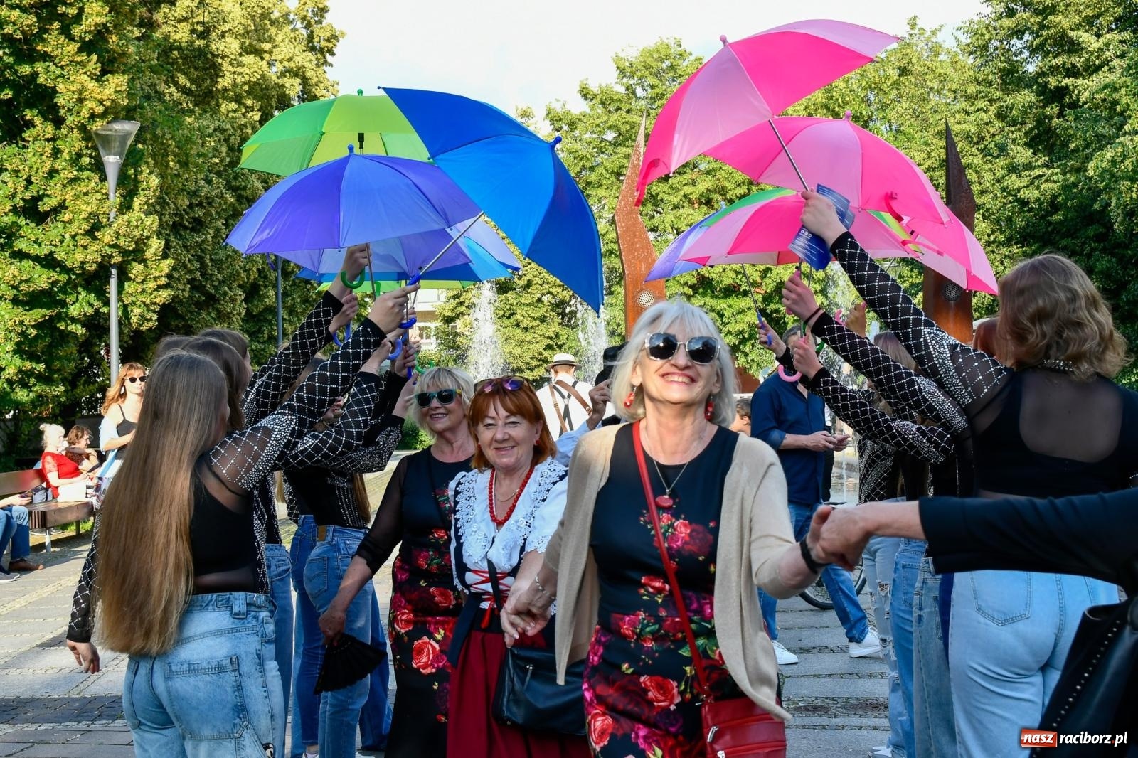 Zdjęcie w galerii na portalu naszraciborz.pl: Raciborski spacer z Dixieland Street Band [FOTO i WIDEO] wiadomości z regionu