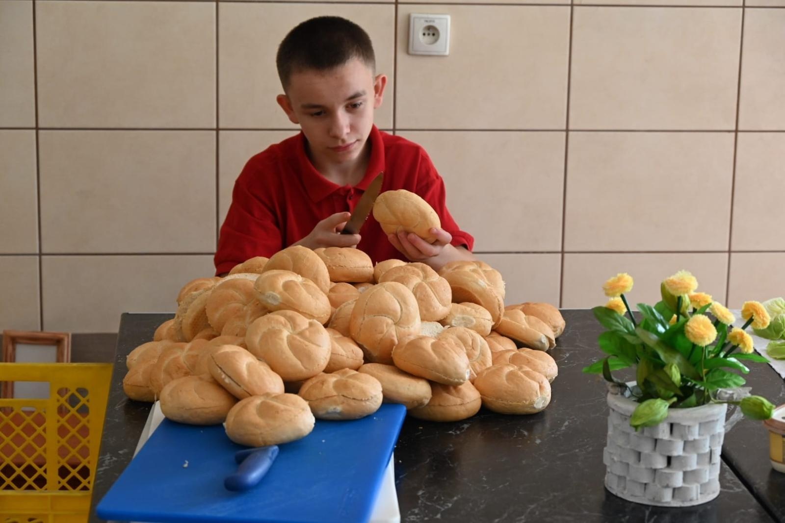 Zdjęcie w galerii na portalu naszraciborz.pl: Wiosenny Turniej Piłki Nożnej Szkół Ponadpodstawowych wiadomości z regionu