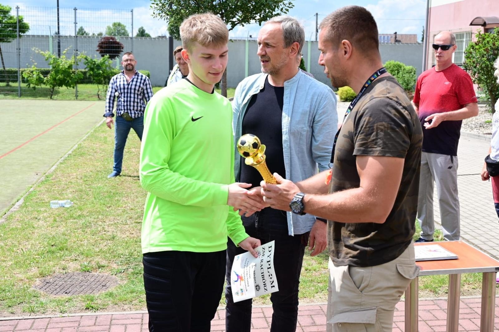 Zdjęcie w galerii na portalu naszraciborz.pl: Wiosenny Turniej Piłki Nożnej Szkół Ponadpodstawowych wiadomości z regionu
