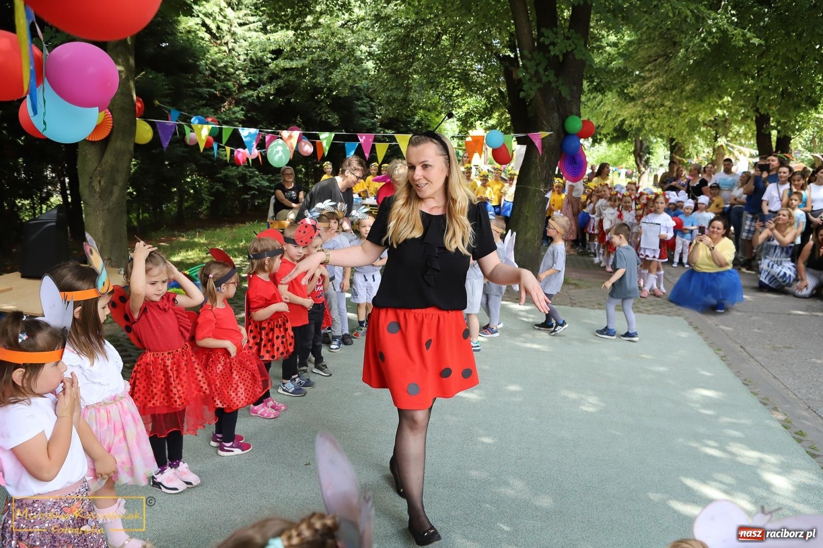 Zdjęcie w galerii na portalu naszraciborz.pl: Uśmiech i radość w Przedszkolu nr 3. Festyn przy Kozielskiej [FOTO i WIDEO] wiadomości z regionu
