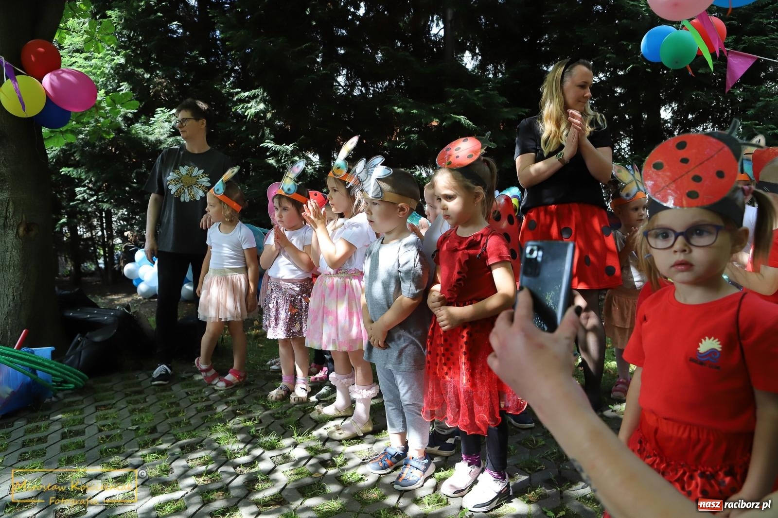 Zdjęcie w galerii na portalu naszraciborz.pl: Uśmiech i radość w Przedszkolu nr 3. Festyn przy Kozielskiej [FOTO i WIDEO] wiadomości z regionu