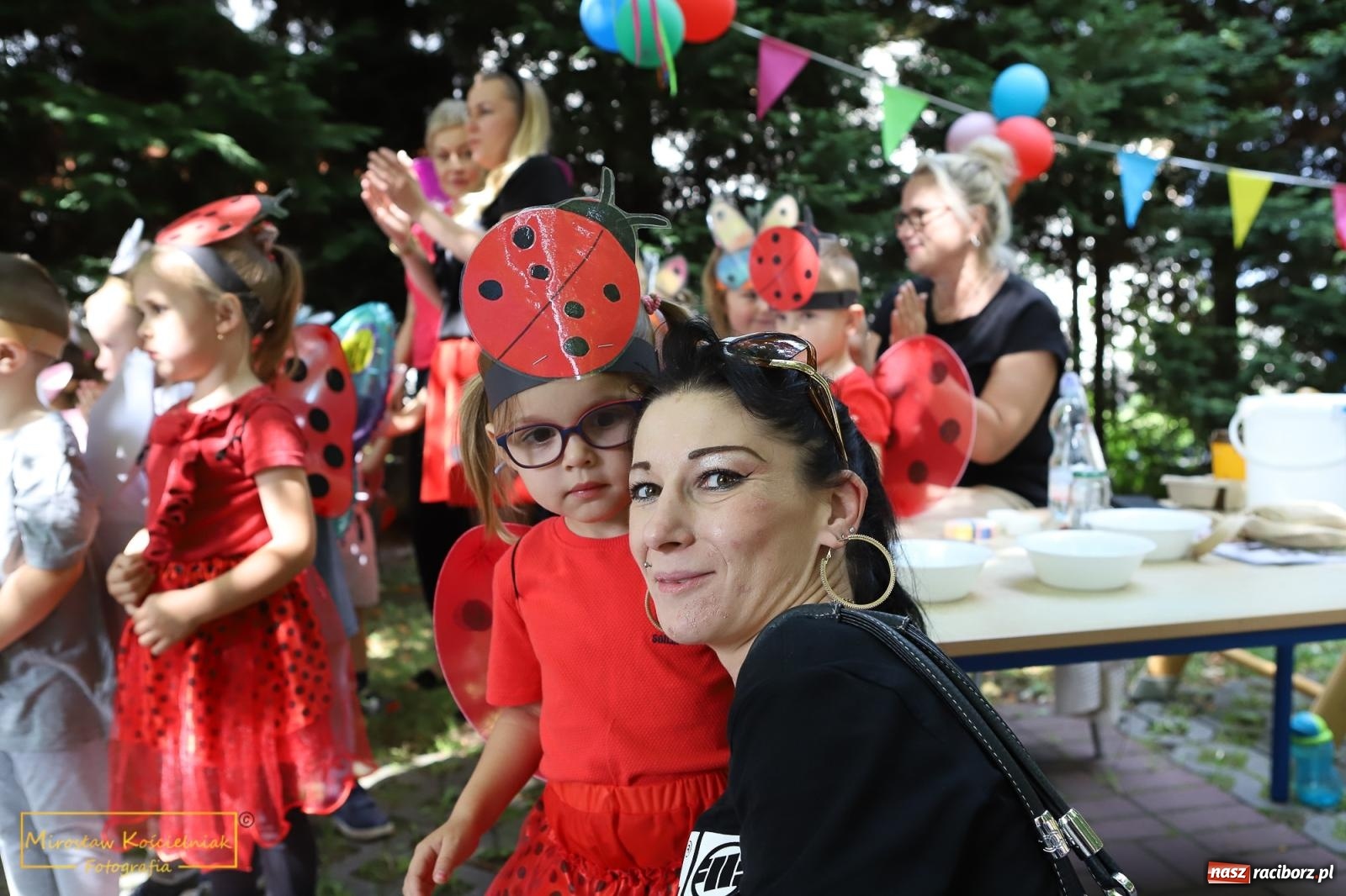 Zdjęcie w galerii na portalu naszraciborz.pl: Uśmiech i radość w Przedszkolu nr 3. Festyn przy Kozielskiej [FOTO i WIDEO] wiadomości z regionu