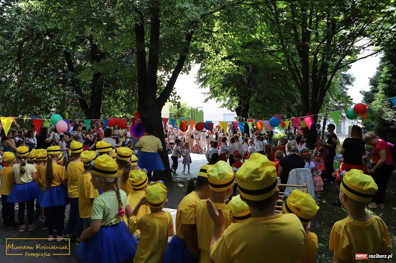 Zdjęcie w galerii na portalu naszraciborz.pl: Uśmiech i radość w Przedszkolu nr 3. Festyn przy Kozielskiej [FOTO i WIDEO] wiadomości z regionu