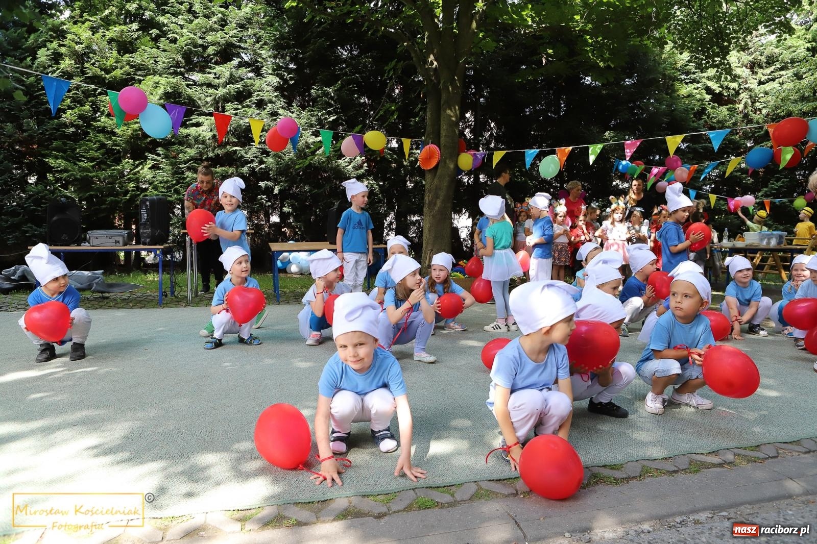 Zdjęcie w galerii na portalu naszraciborz.pl: Uśmiech i radość w Przedszkolu nr 3. Festyn przy Kozielskiej [FOTO i WIDEO] wiadomości z regionu