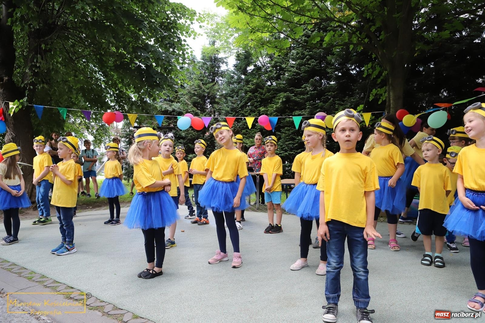 Zdjęcie w galerii na portalu naszraciborz.pl: Uśmiech i radość w Przedszkolu nr 3. Festyn przy Kozielskiej [FOTO i WIDEO] wiadomości z regionu