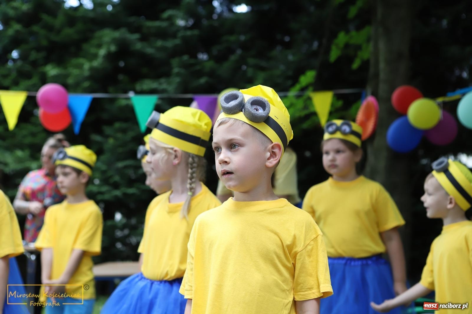 Zdjęcie w galerii na portalu naszraciborz.pl: Uśmiech i radość w Przedszkolu nr 3. Festyn przy Kozielskiej [FOTO i WIDEO] wiadomości z regionu