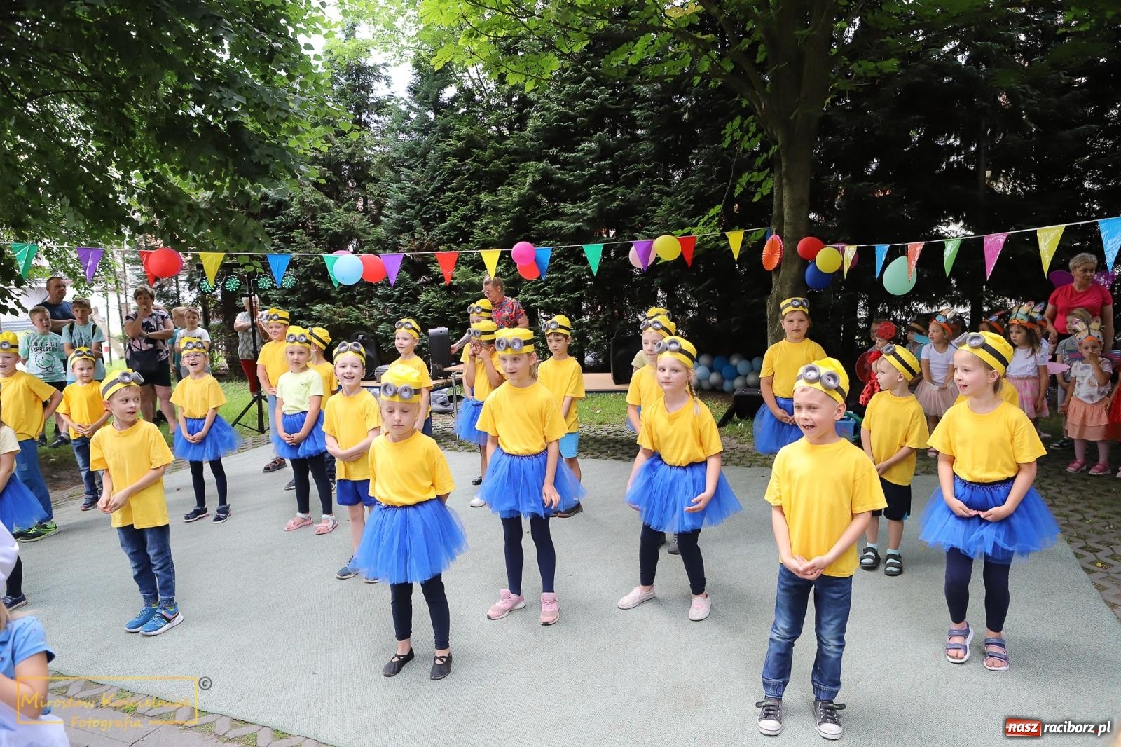 Zdjęcie w galerii na portalu naszraciborz.pl: Uśmiech i radość w Przedszkolu nr 3. Festyn przy Kozielskiej [FOTO i WIDEO] wiadomości z regionu