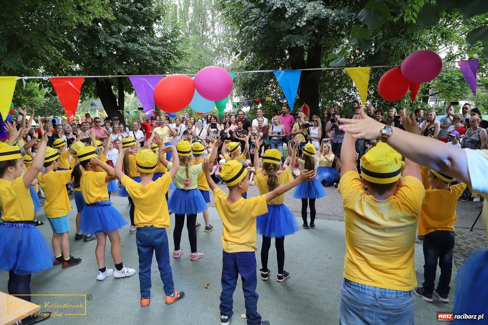 Zdjęcie w galerii na portalu naszraciborz.pl: Uśmiech i radość w Przedszkolu nr 3. Festyn przy Kozielskiej [FOTO i WIDEO] wiadomości z regionu