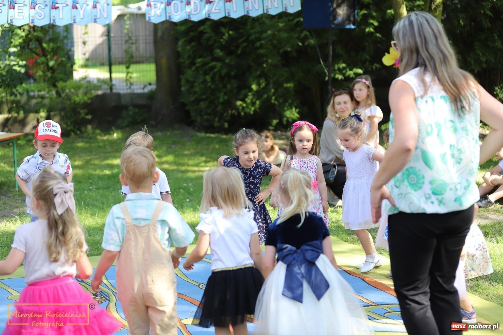 Zdjęcie w galerii na portalu naszraciborz.pl: Rodzinny festyn w przedszkolu przy Bema [FOTO i WIDEO] wiadomości z regionu