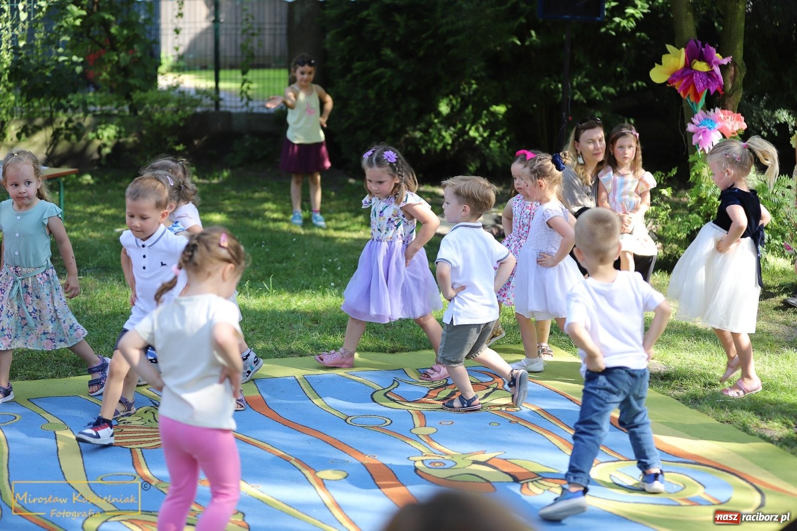 Zdjęcie w galerii na portalu naszraciborz.pl: Rodzinny festyn w przedszkolu przy Bema [FOTO i WIDEO] wiadomości z regionu