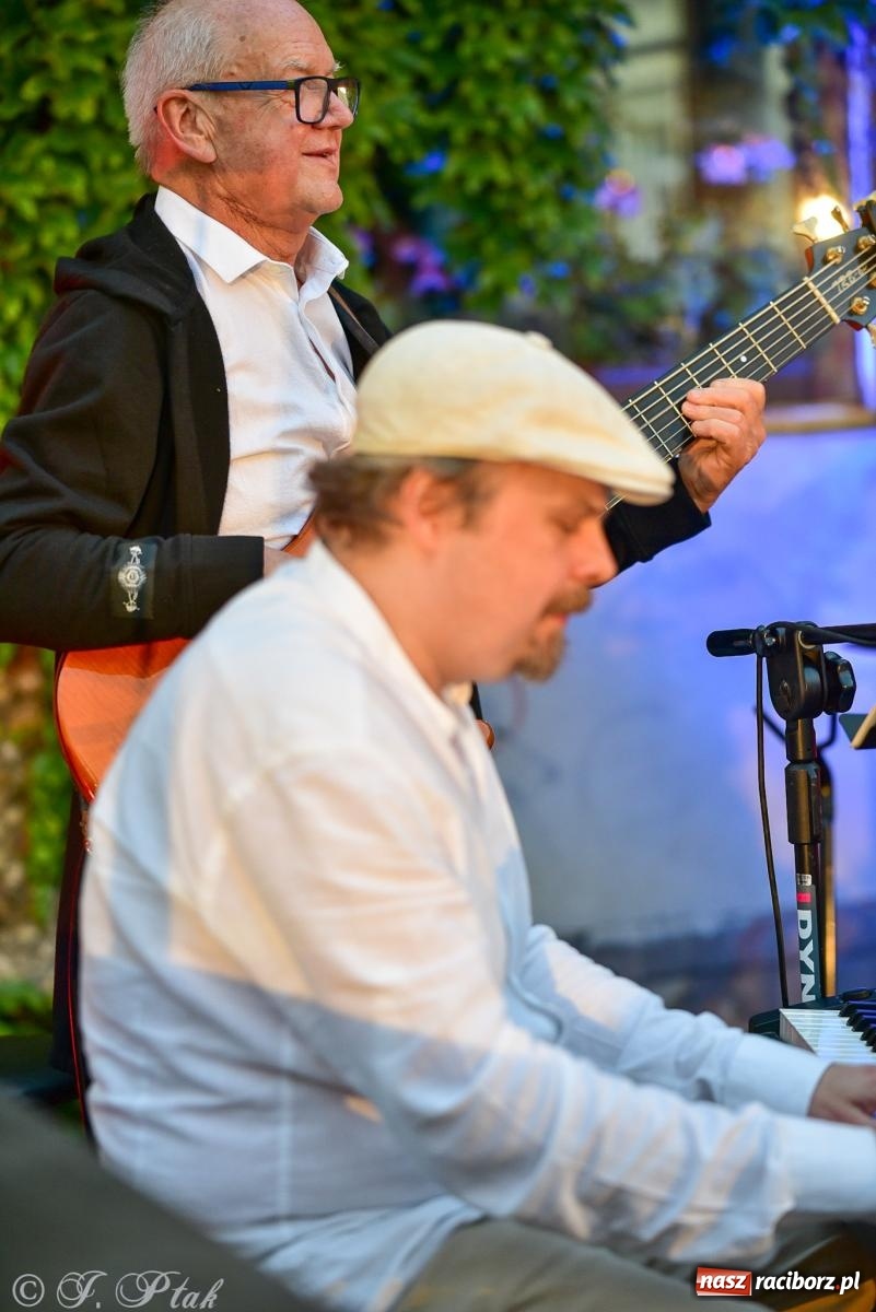 Zdjęcie w galerii na portalu naszraciborz.pl: Raciborska potańcówka przy Tęczowej z Lotharsami [FOTO i WIDEO] wiadomości z regionu