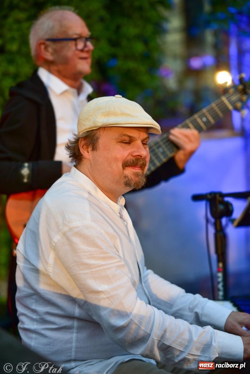 Zdjęcie w galerii na portalu naszraciborz.pl: Raciborska potańcówka przy Tęczowej z Lotharsami [FOTO i WIDEO] wiadomości z regionu