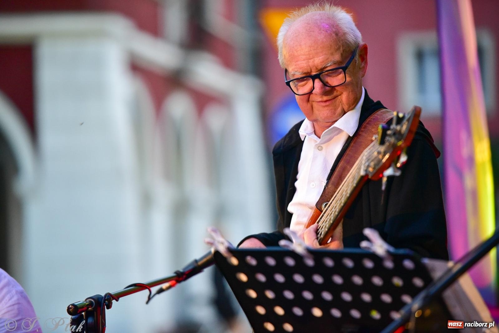 Zdjęcie w galerii na portalu naszraciborz.pl: Raciborska potańcówka przy Tęczowej z Lotharsami [FOTO i WIDEO] wiadomości z regionu